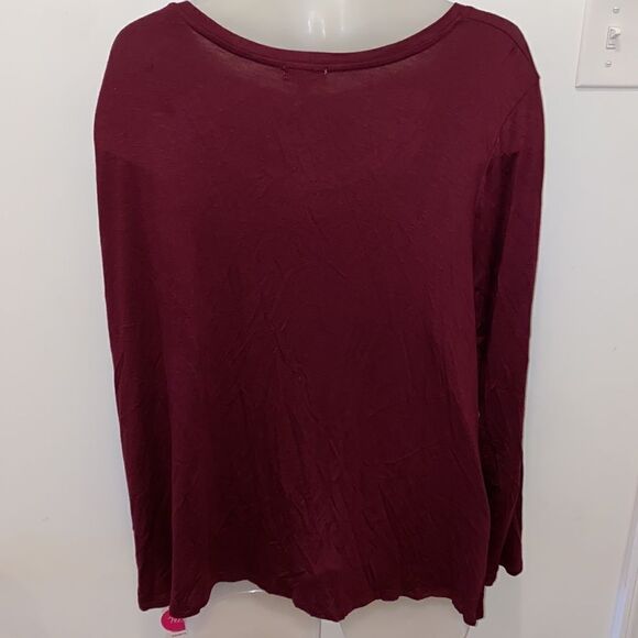 Eyeshadow Burgundy Passion Scoop Bottom Top Blouse Shirt 2X Plus NWT - Picture 3 of 5